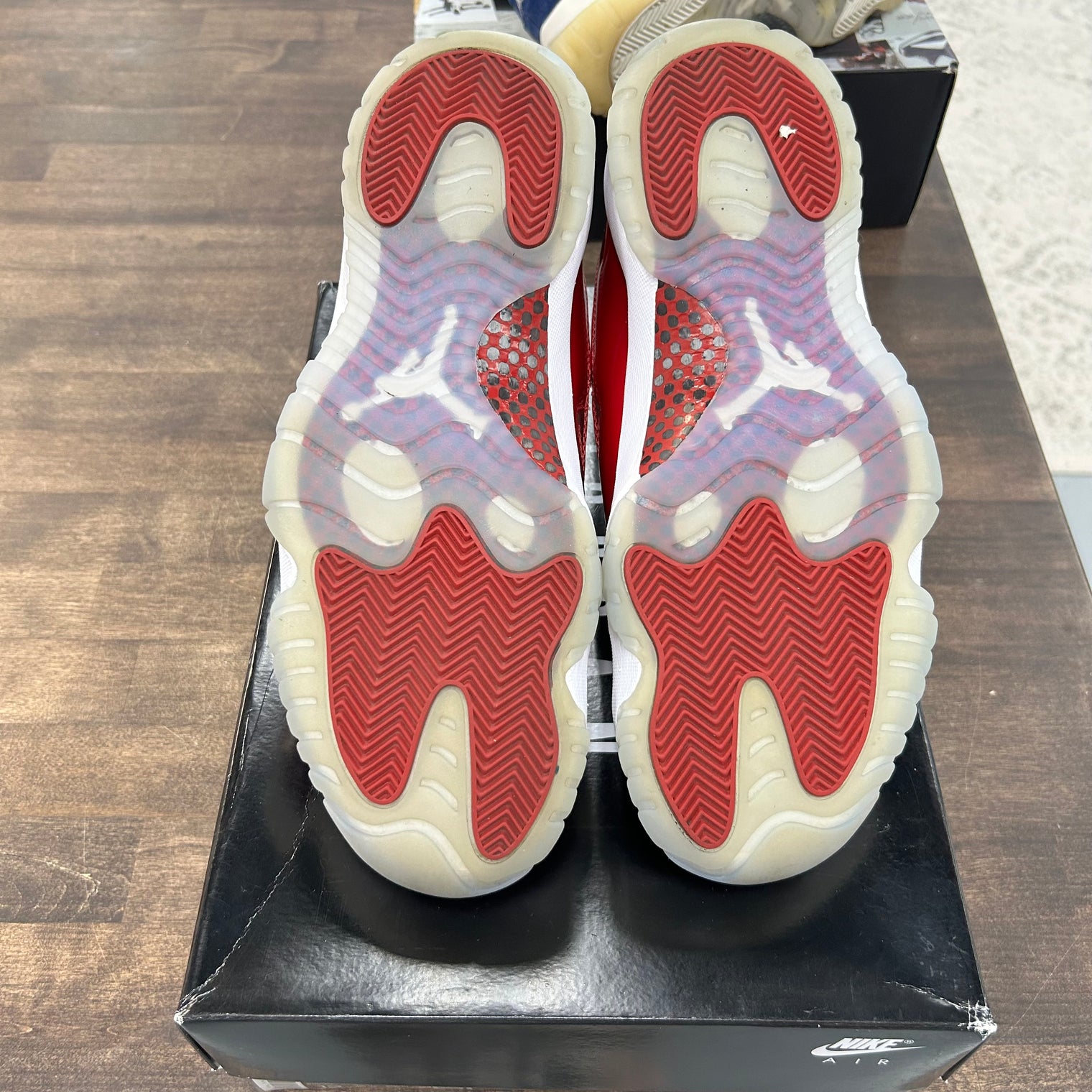 Cherry Jordan 11 (USED)