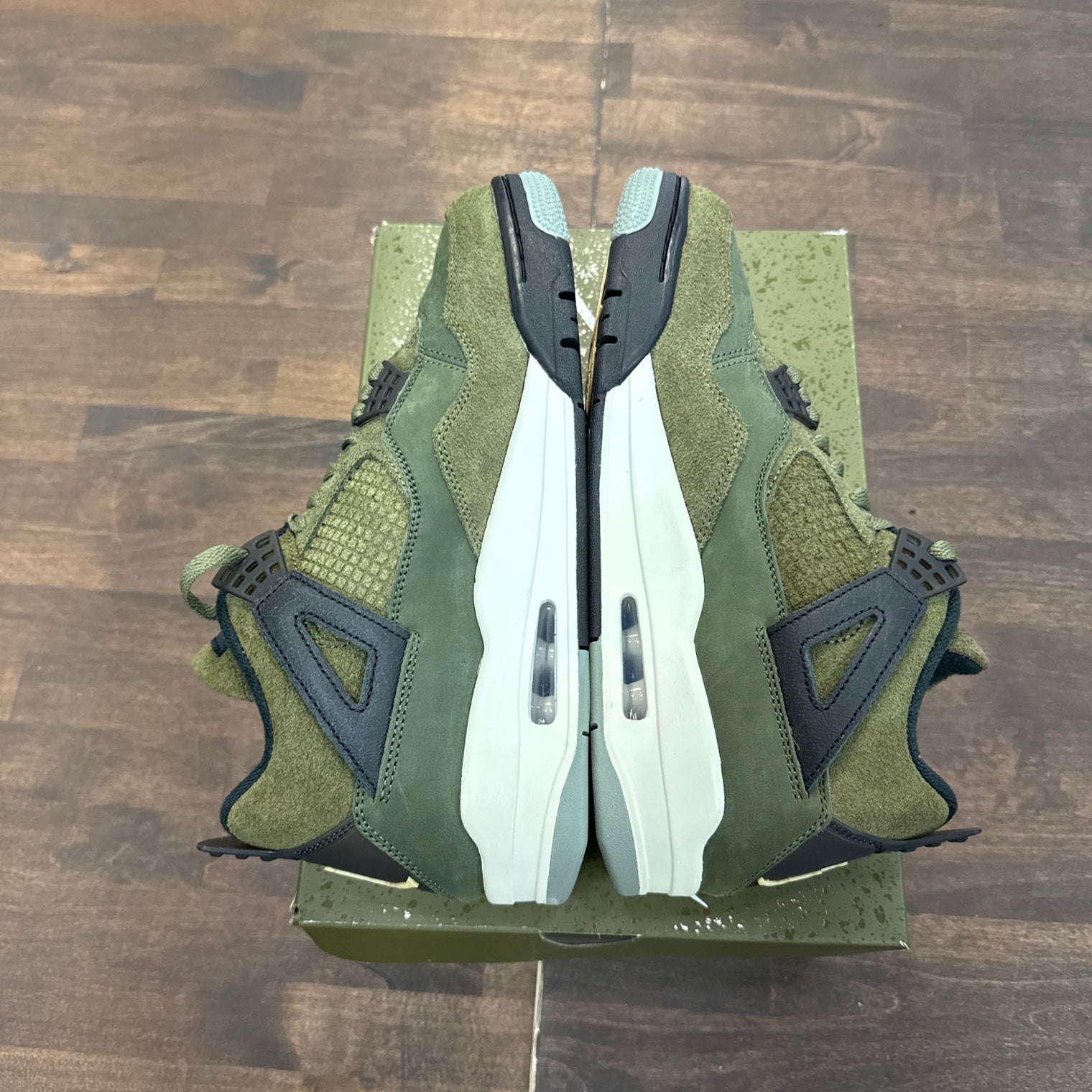 Craft Olive Jordan 4 (USED)