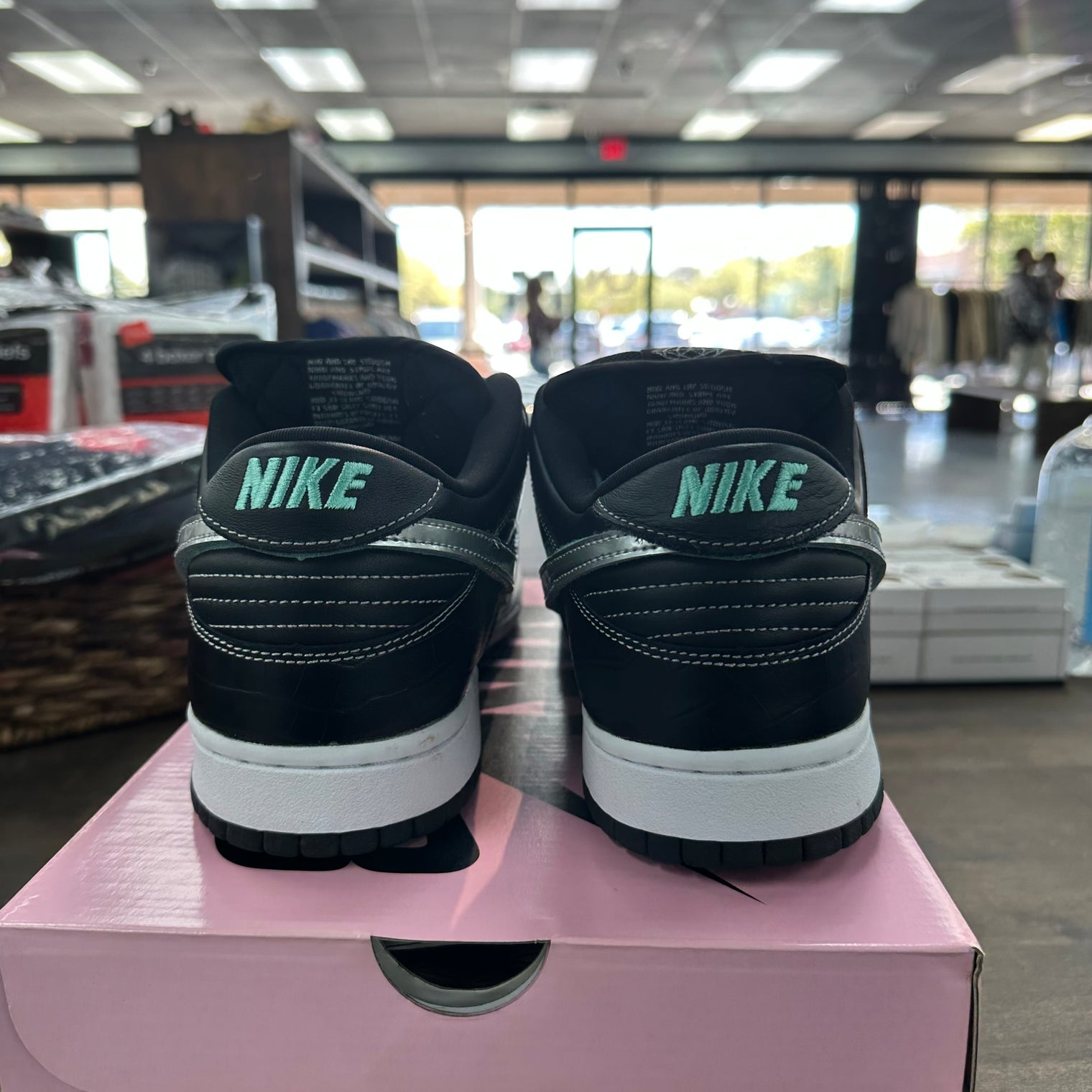 Diamond Supply Co. SB Dunk Low (USED)