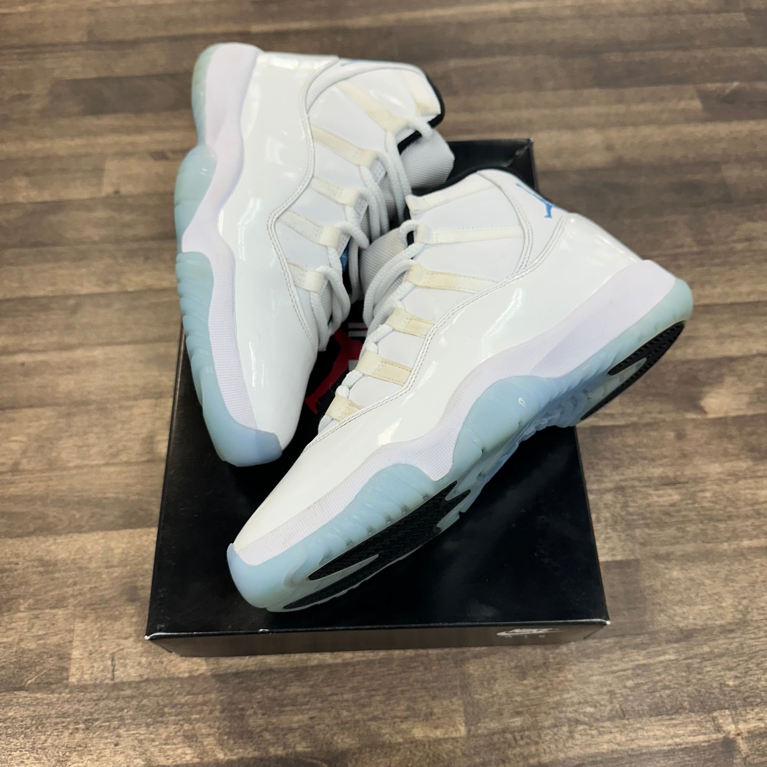 Legend Blue Jordan 11 2024 (USED)