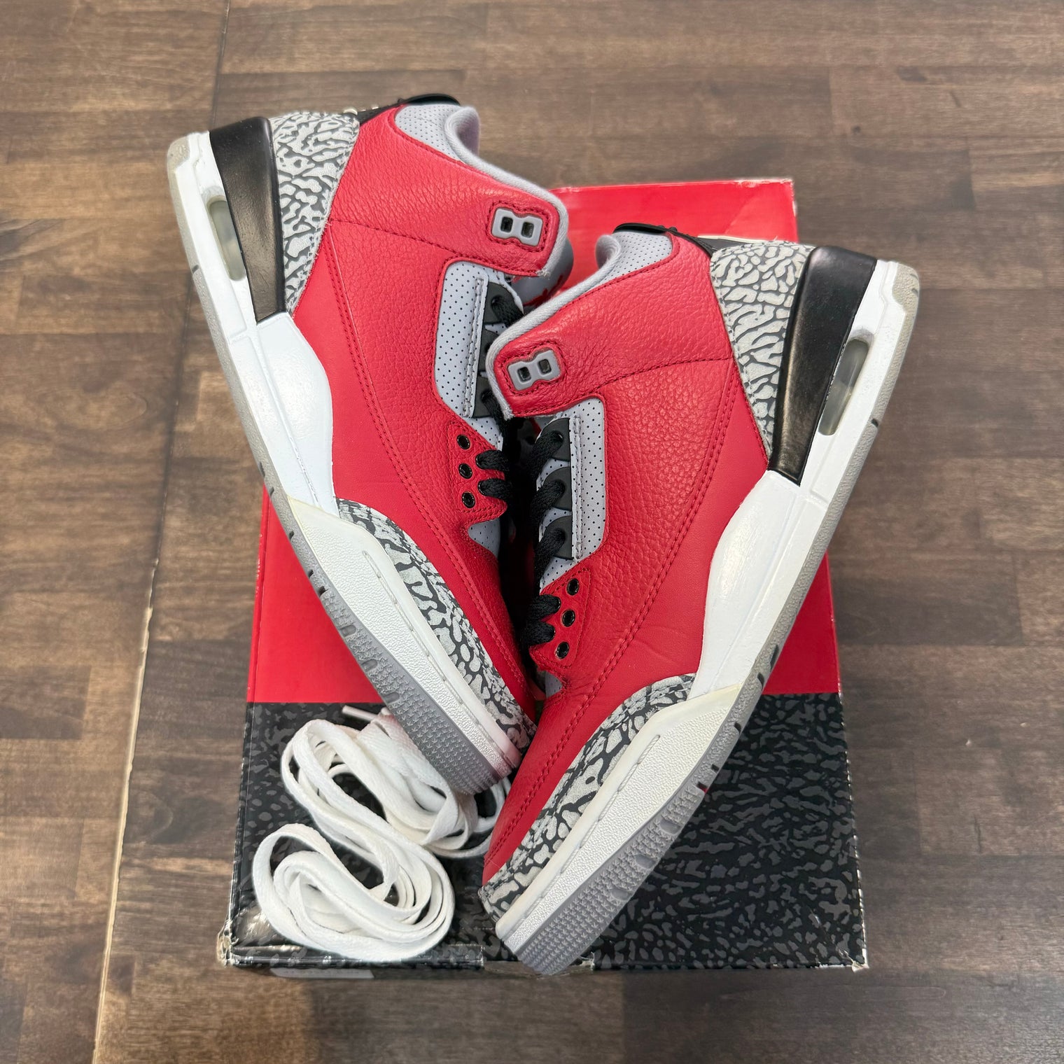 Unite Jordan 3 (USED)