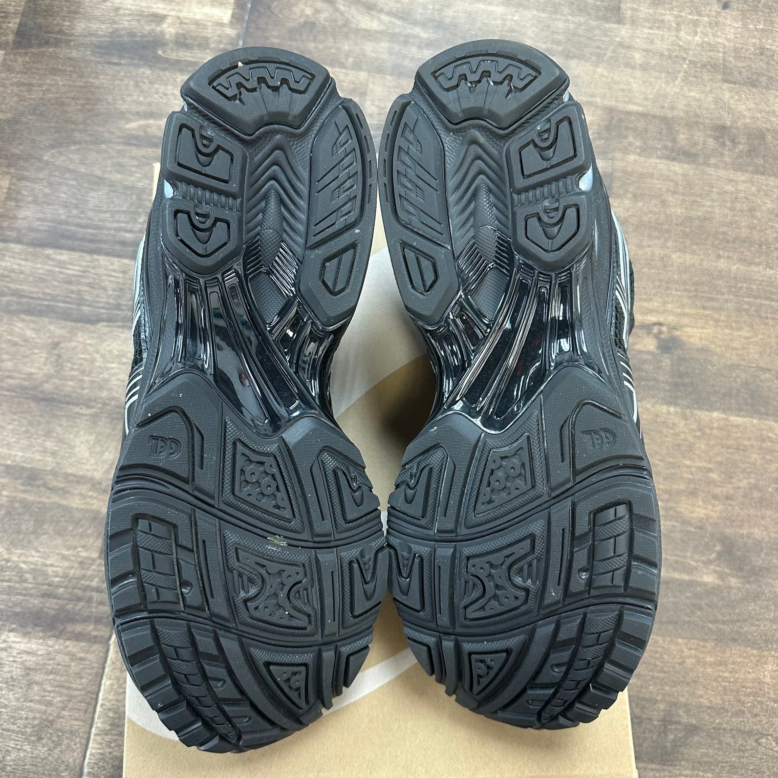 Black Pure Silver ASICS Gel-Kayano 14 (Lightly Worn)