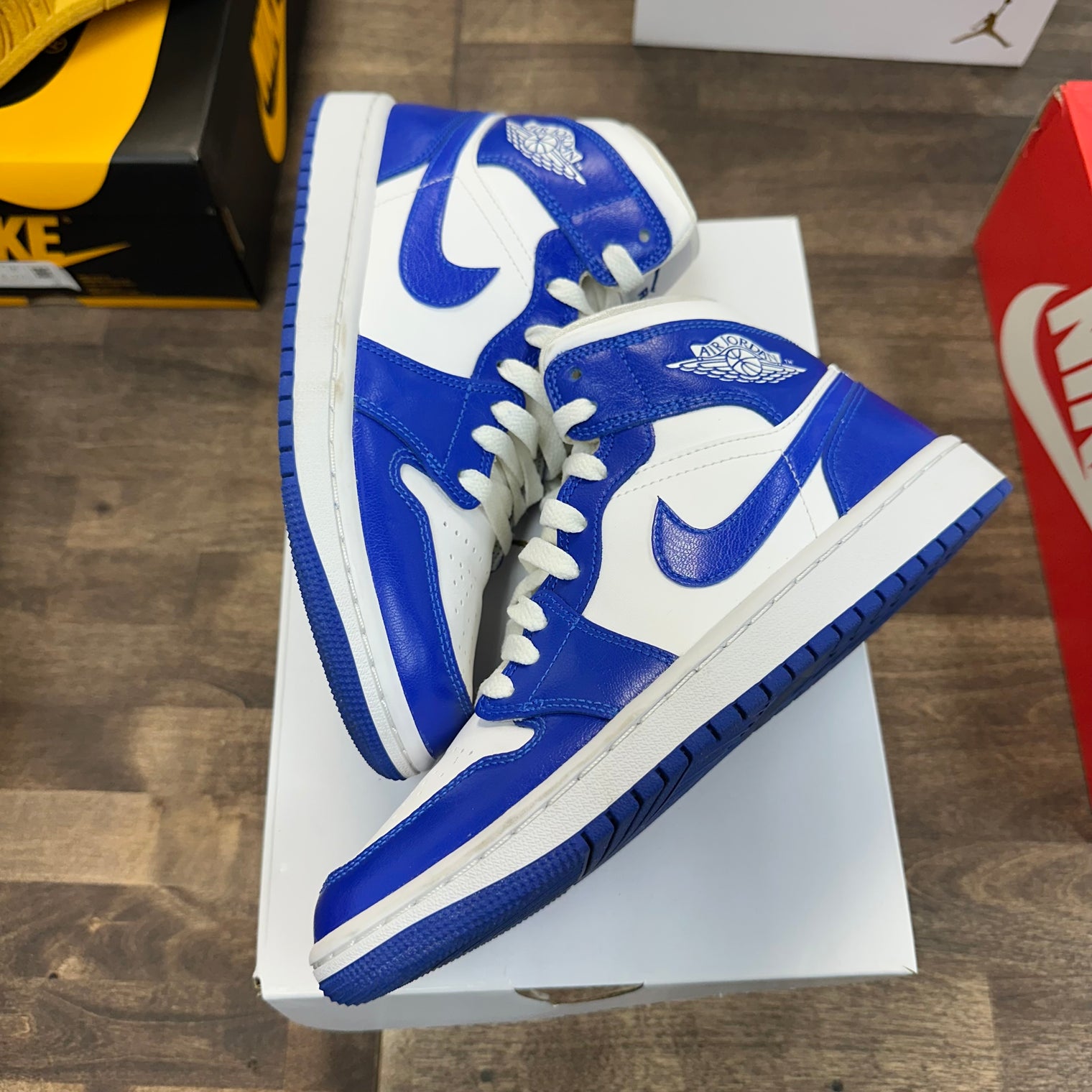 Kentucky Blue Jordan 1 Mid (W) (USED)
