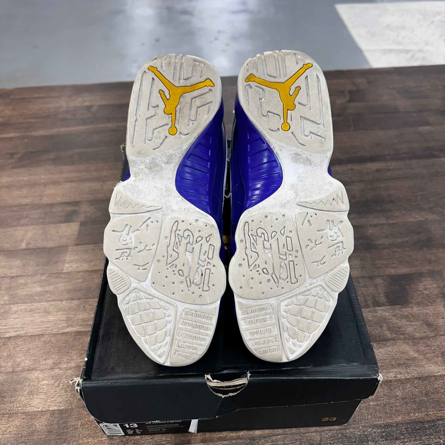 Kobe Jordan 9 (USED)