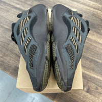 Clay Brown Yeezy 700 V3 (USED, No Box)