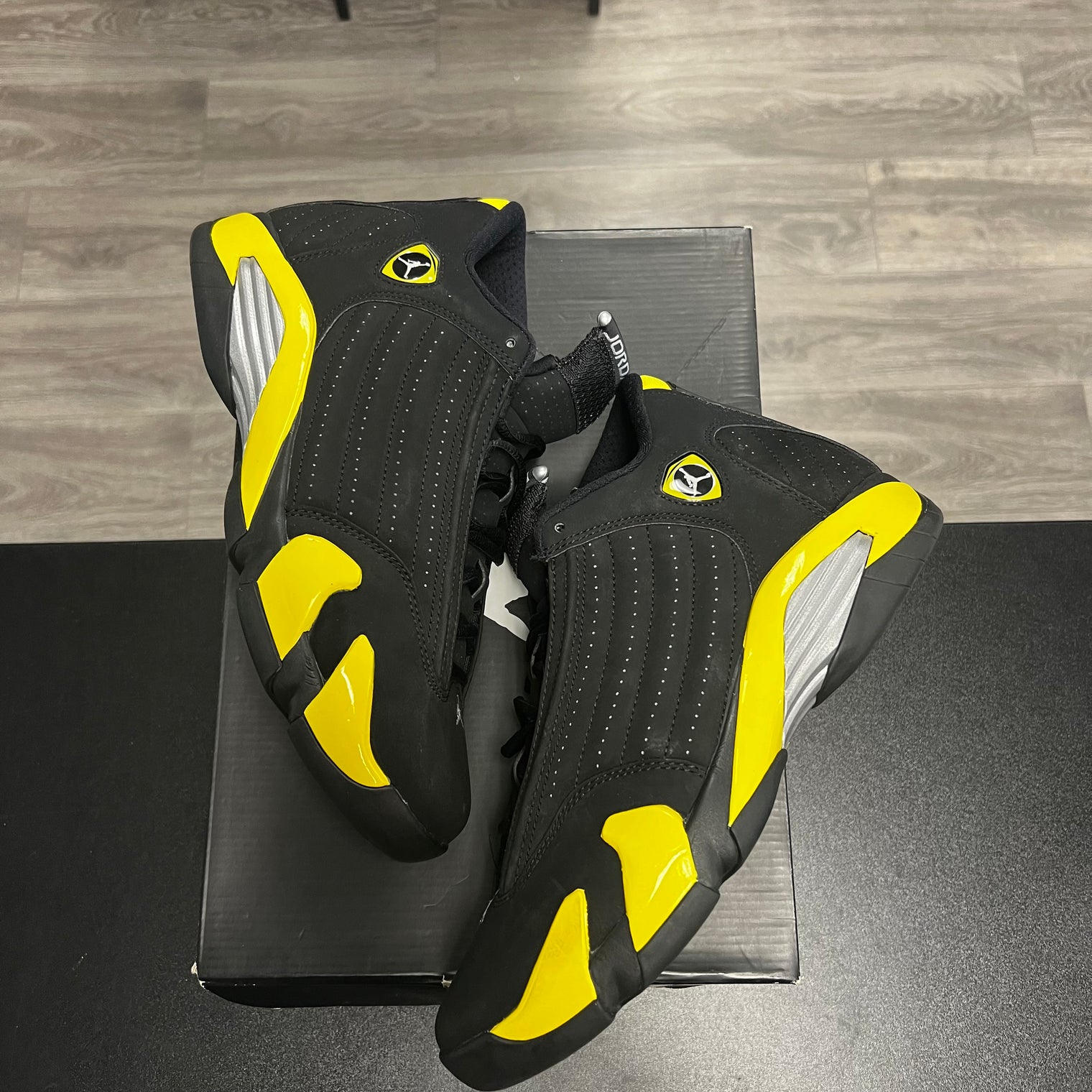 Thunder Jordan 14 Retro (USED)
