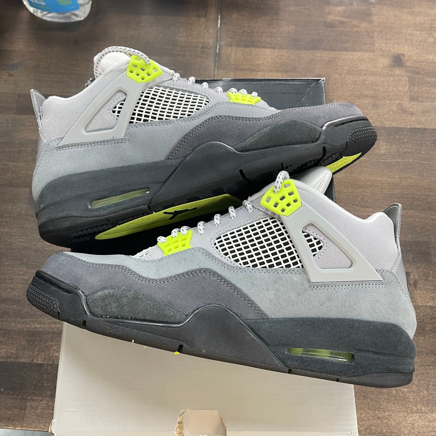 Neon 95 Jordan 4 (USED)