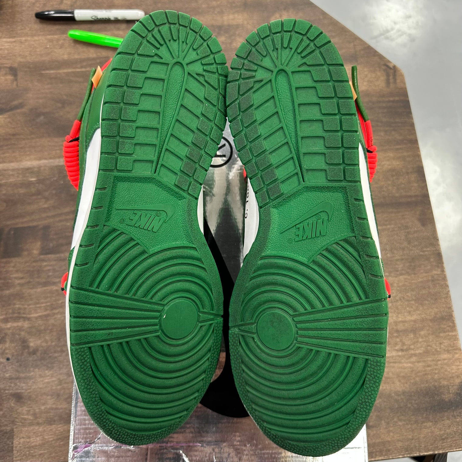 Off-White Pine Green Nike Dunk Low (USED)
