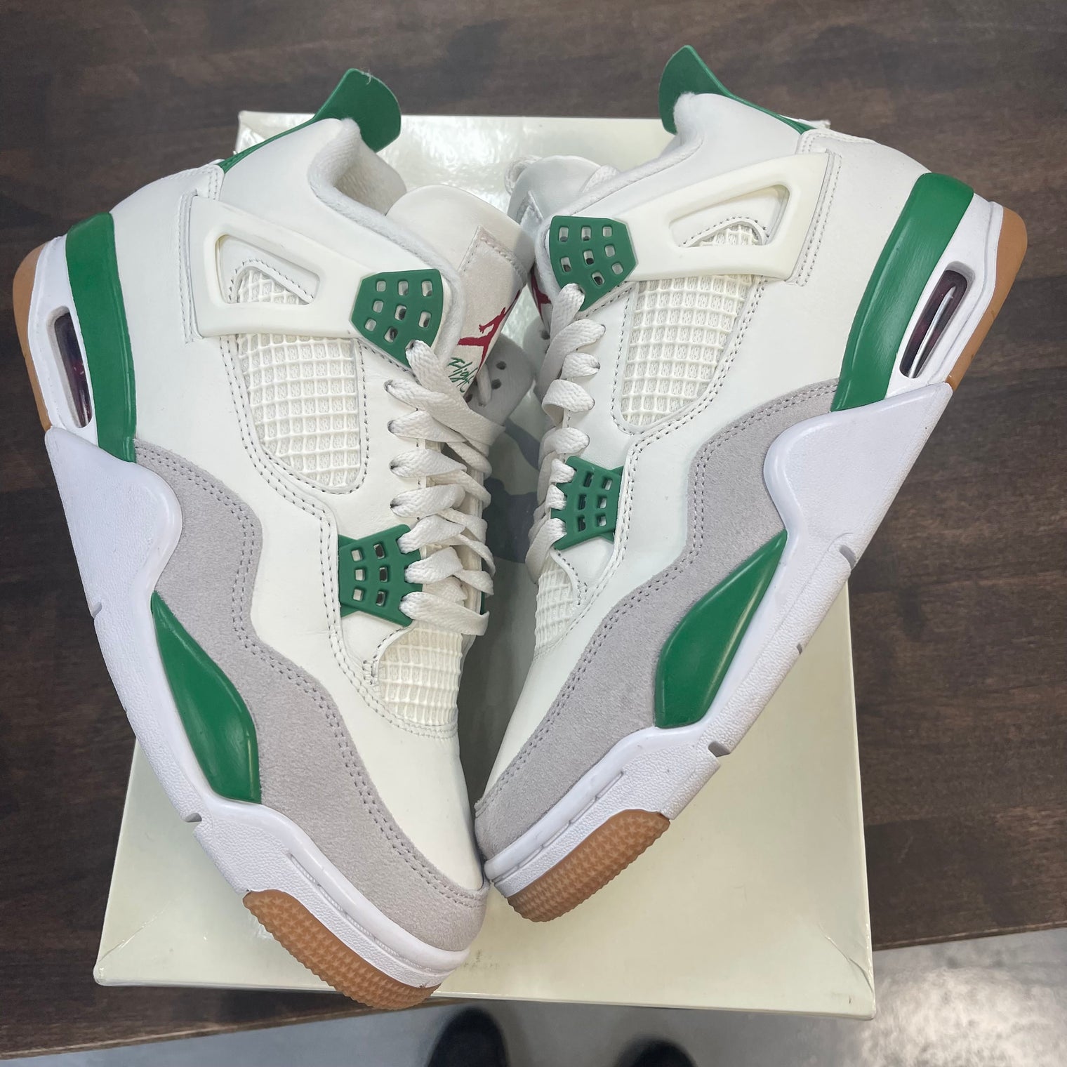 Pine Green SB Jordan 4 (USED)
