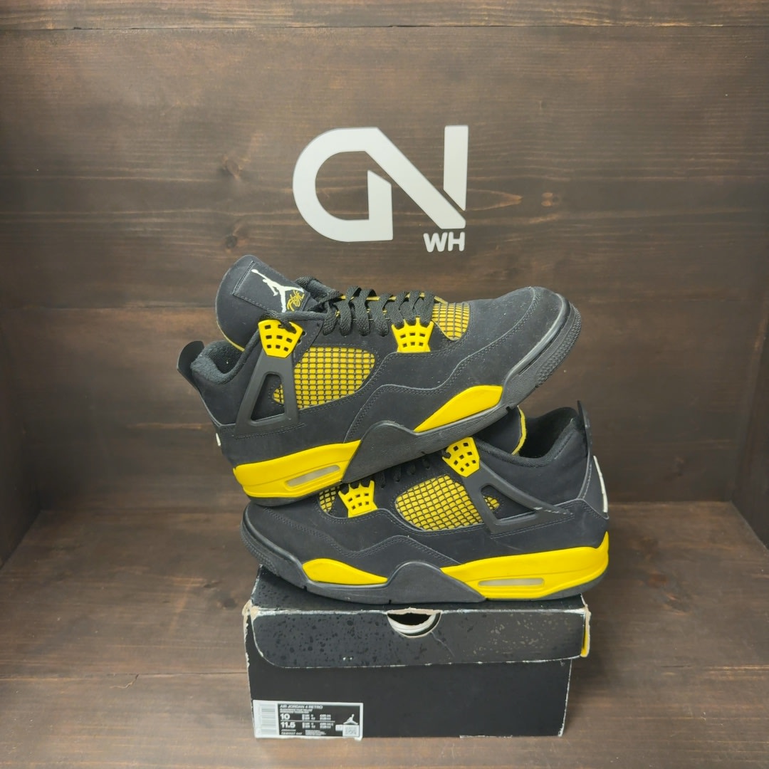 Jordan 4 Retro Thunder (2023) Size 10 (Pre-Owned)