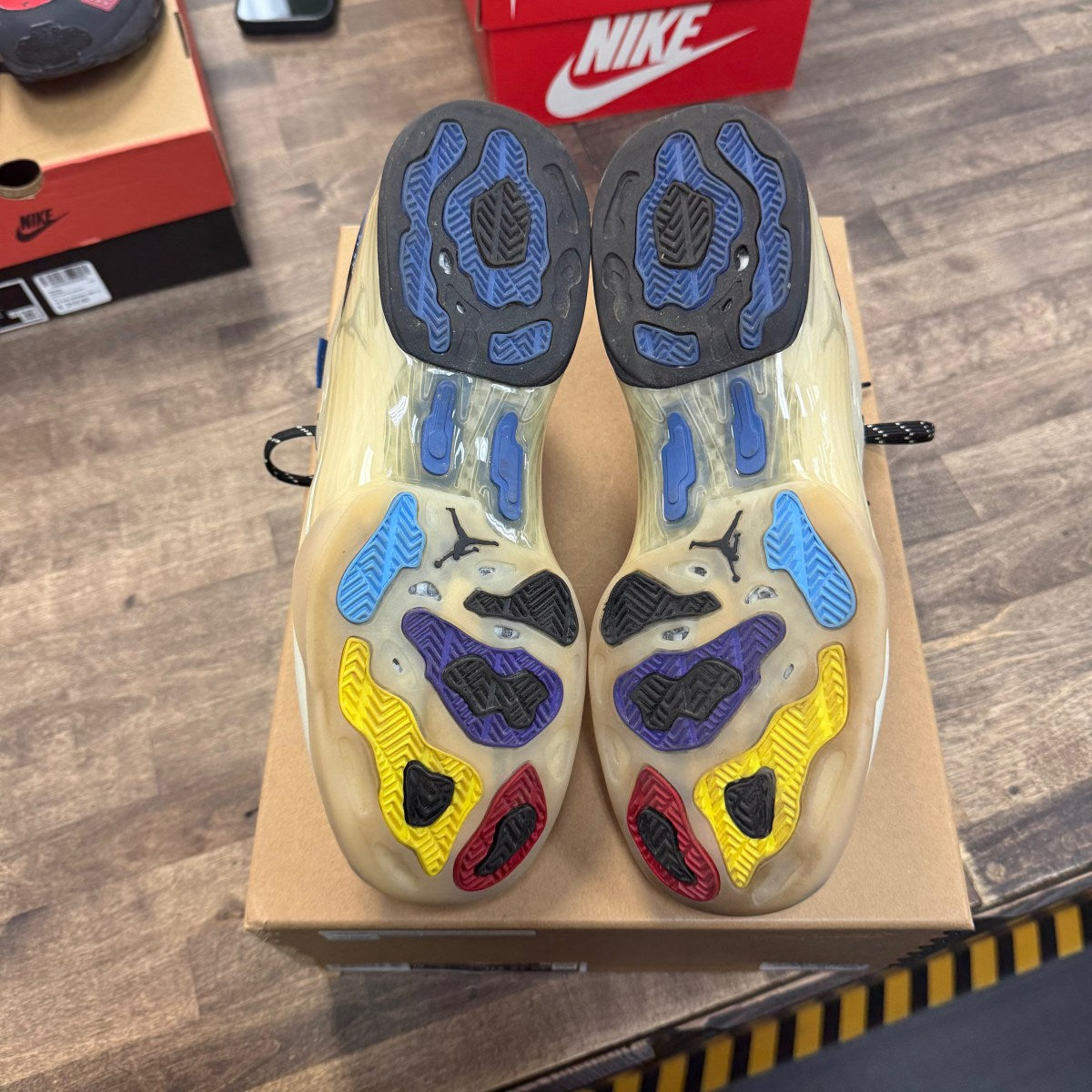 Jordan 17 Retro Low SP Infinite Archives - Image 5