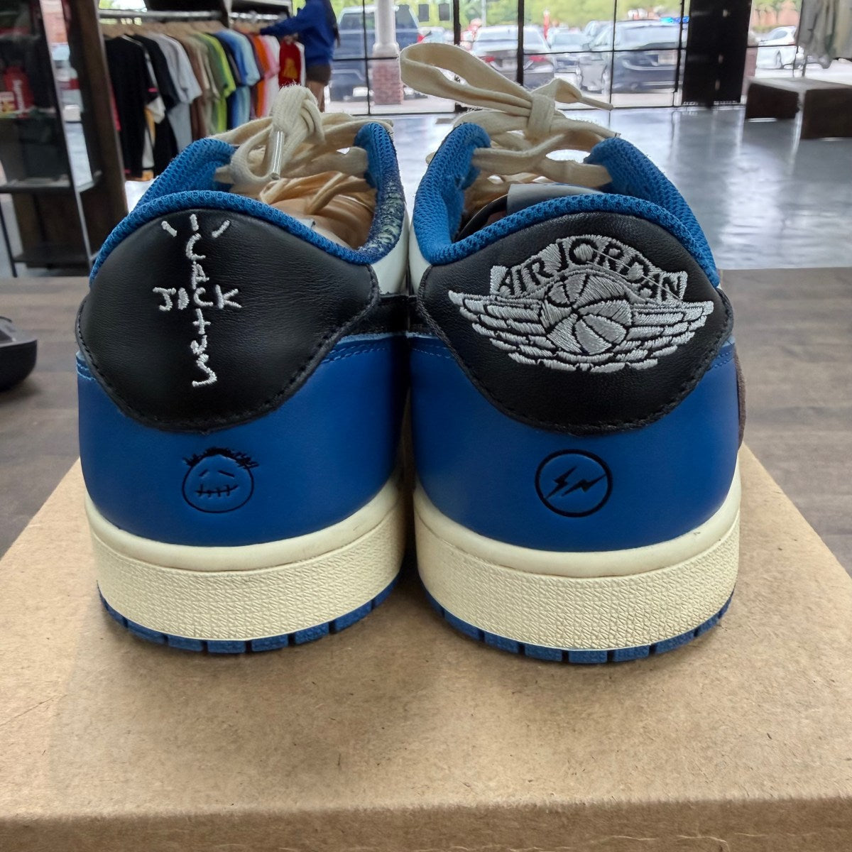 Jordan 1 Retro Low OG SP Fragment x Travis Scott Size 11 (Pre-Owned) - Image 4