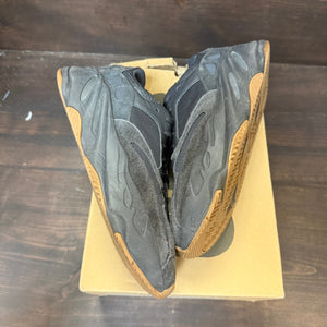 adidas Yeezy Boost 700 Utility Black Size 11 (Pre-Owned) - Image 2