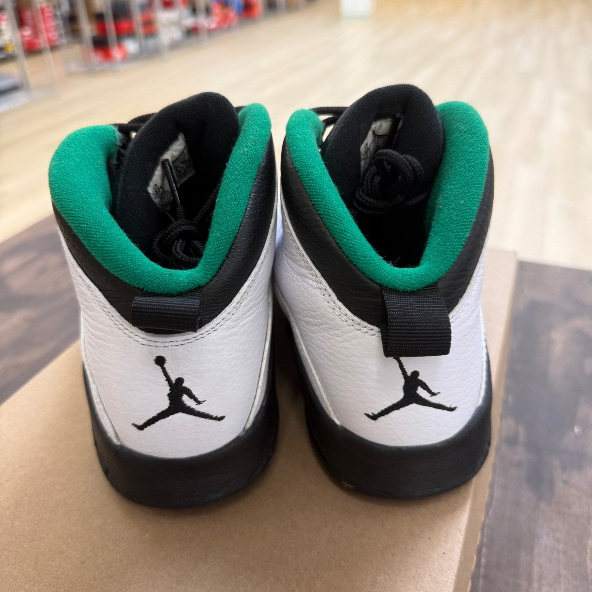 Jordan 10 Retro Seattle (GS) Size 7Y (Pre-Owned) - Image 5