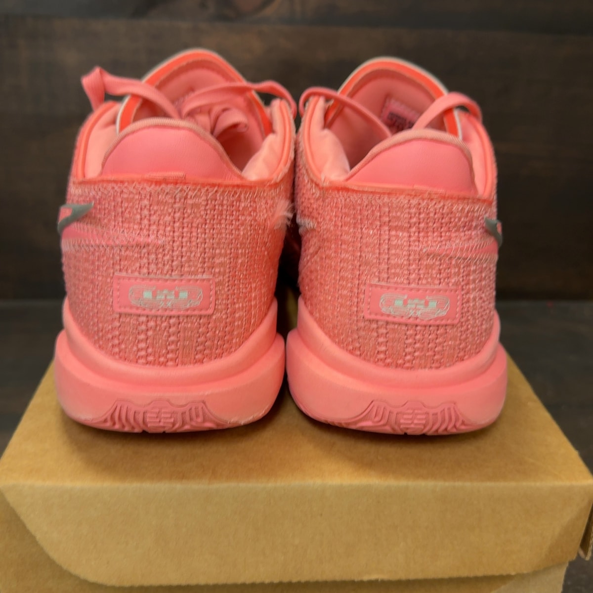 Nike LeBron 20 Pink Diamond Size 12 (Pre-Owned) - Image 5