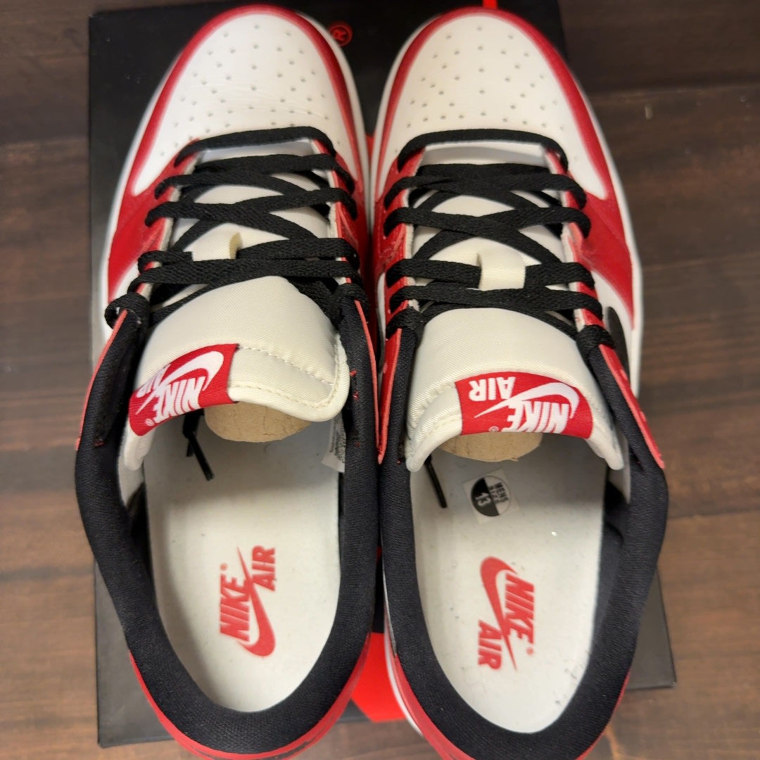 Jordan 1 Retro Low OG Chicago (2025) - Image 5