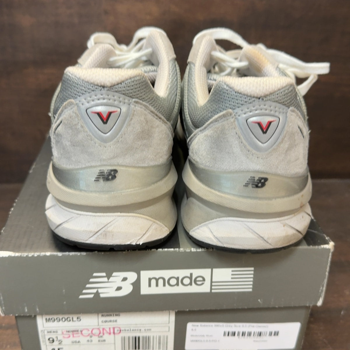 New Balance 990v5 Grey Size 9.5 (Pre-Owned) - Image 5