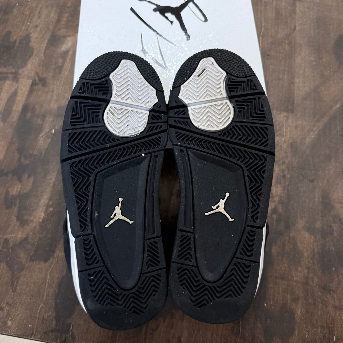 Jordan 4 Retro White Thunder (GS) - Image 5