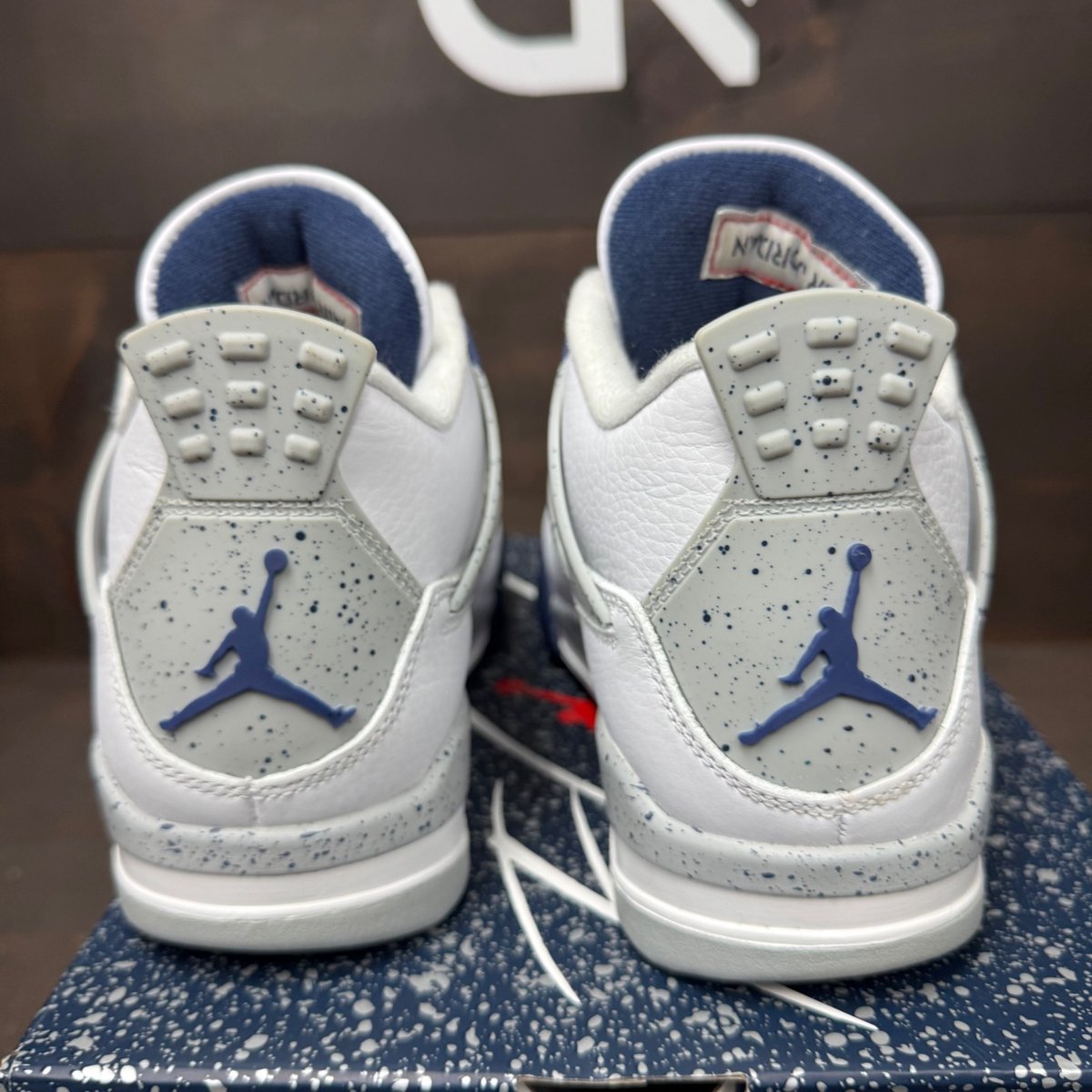 Jordan 4 Retro Midnight Navy Size 7.5 (Pre-Owned) - sole