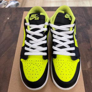 Jordan 1 Low SE Black Cat Volt (GS) Size 6Y (Pre-Owned) - Image 2