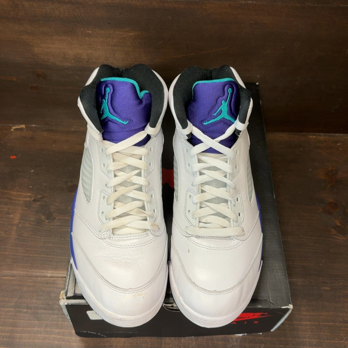 Jordan 5 Retro Grape (2025) Size 10 (Pre-Owned) - tag