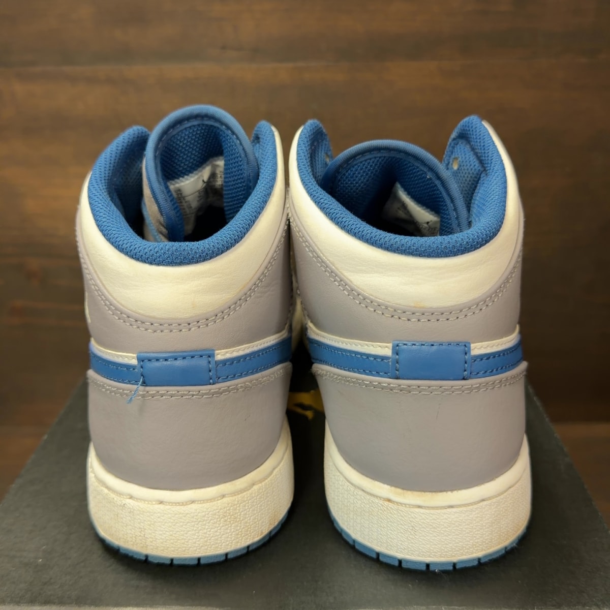 Jordan 1 Mid True Blue Cement (GS) Size 7Y (Pre-Owned) - aux