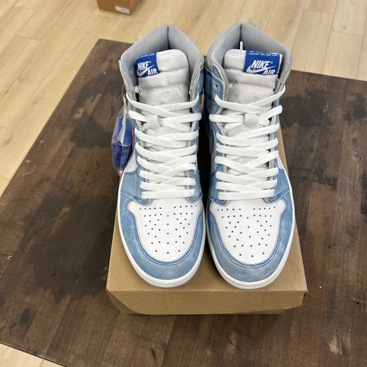 Jordan 1 Retro High OG Hyper Royal Size 10 (Pre-Owned) - Image 2