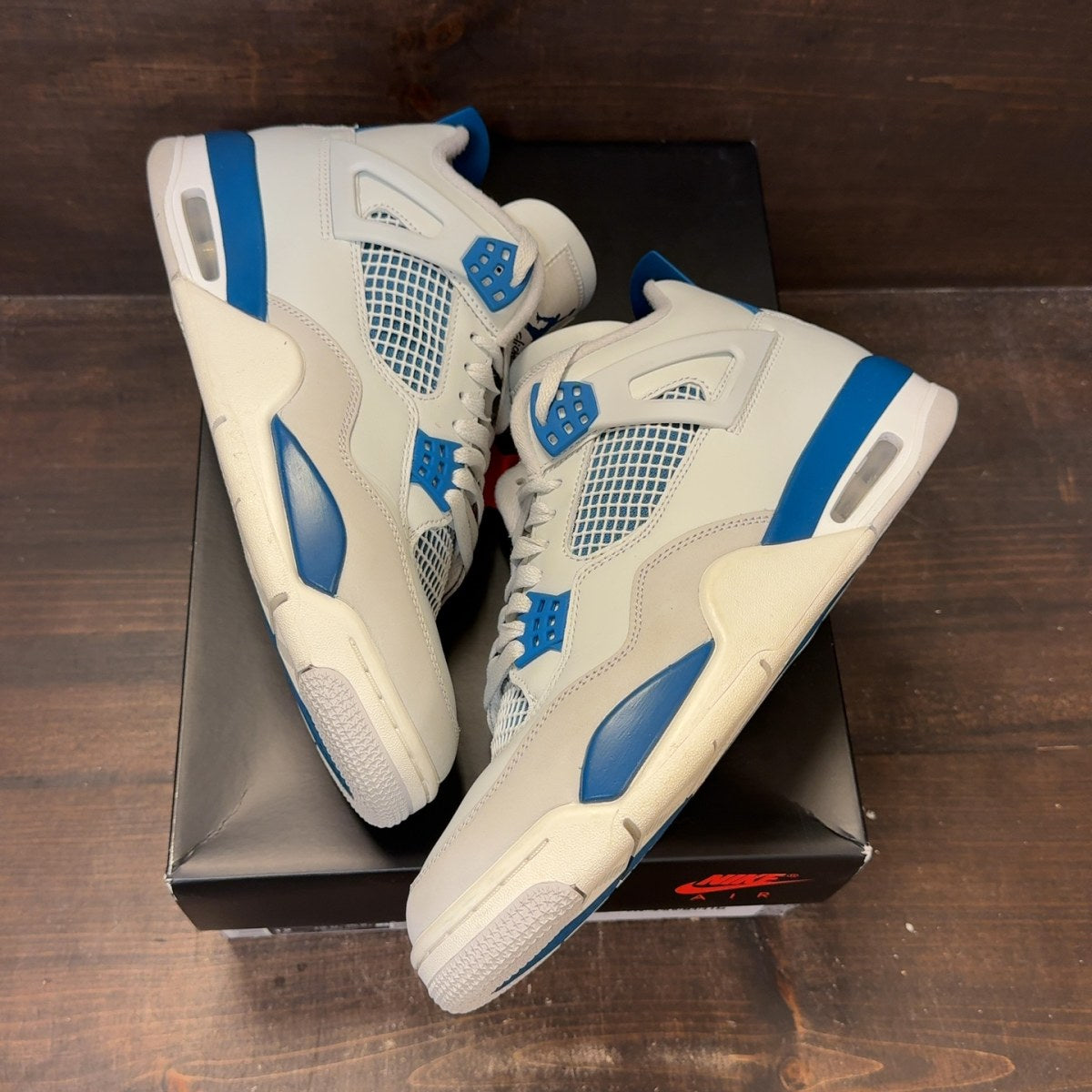 Jordan 4 Retro Military Blue (2024) - Image 2