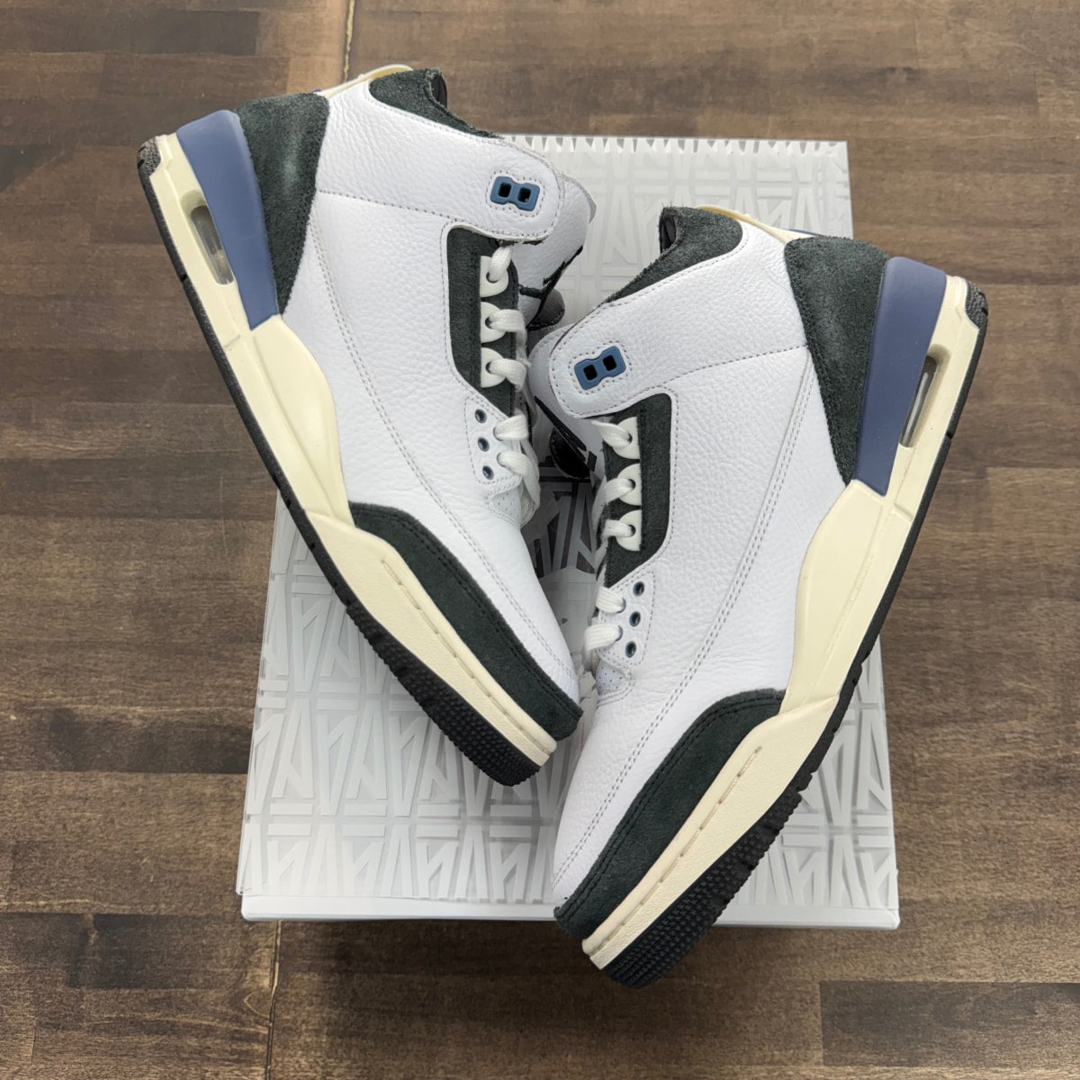 Jordan 3 Retro OG SP A Ma Maniére Diffused Blue Diffused Blue - Image 1