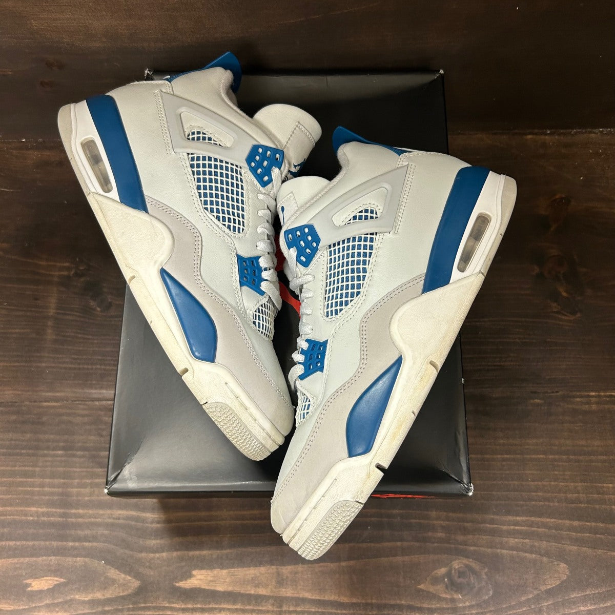 Jordan 4 Retro Military Blue (2024) - Image 2