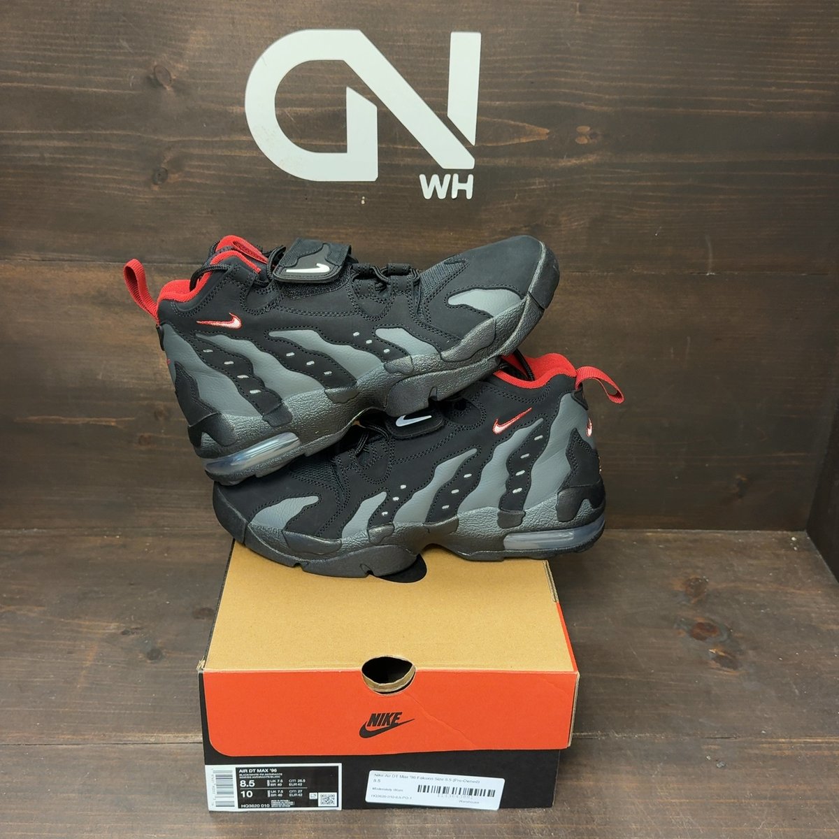 Nike Air DT Max '96 Falcons Size 8.5 (Pre-Owned) - front