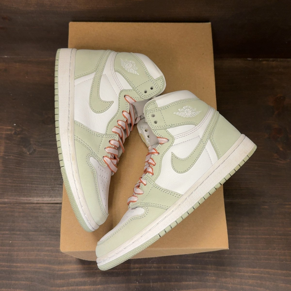Jordan 1 Retro High OG Seafoam (Women's) Size 6.5W (Pre-Owned) - Image 2