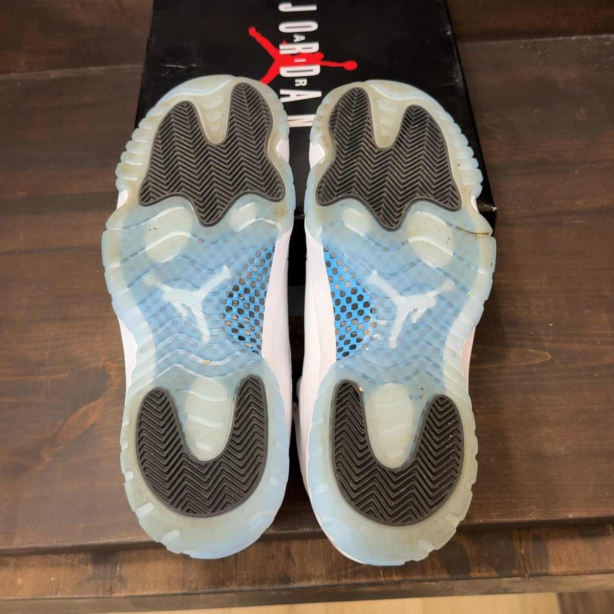 Jordan 11 Retro Legend Blue (2024) - Image 8