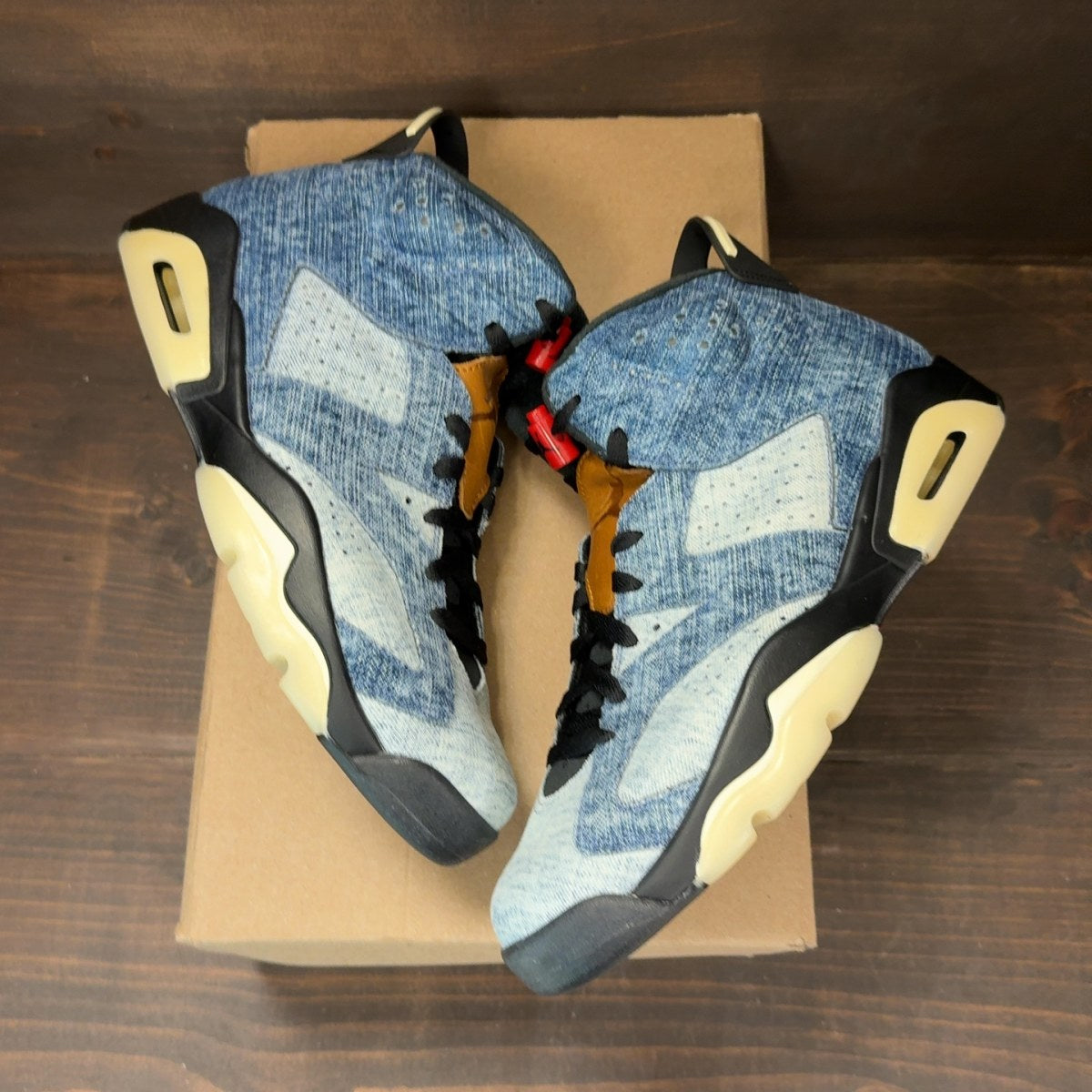 Jordan 6 Retro Washed Denim Size 9 (Pre-Owned) - Image 2