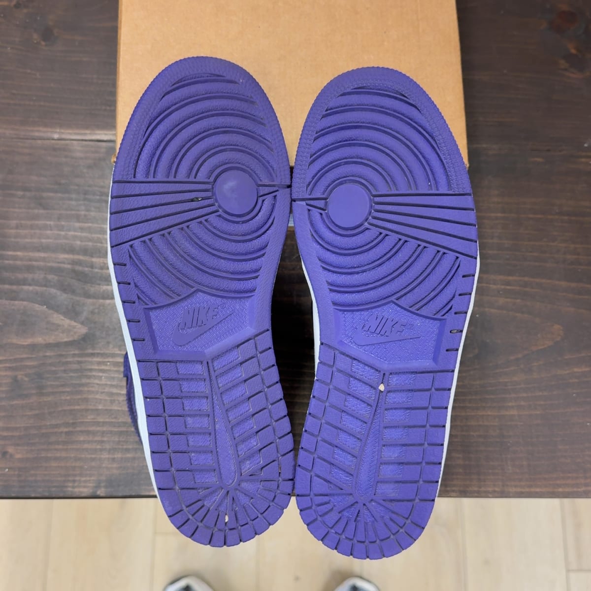 Jordan 1 Retro High Court Purple White Size 8.5 (Pre-Owned) - aux