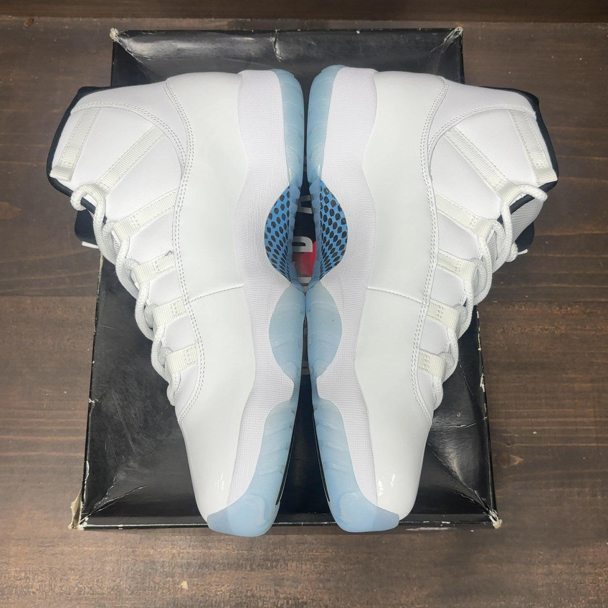 Jordan 11 Retro Legend Blue (2024) - Image 4