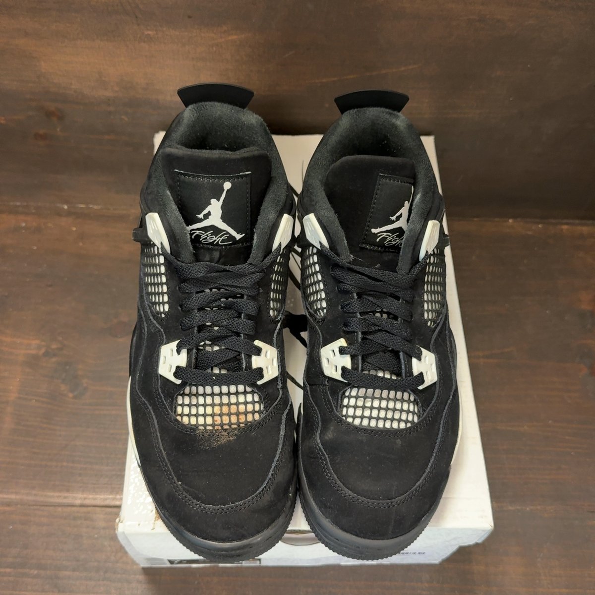 Jordan 4 Retro White Thunder (GS) Size 7Y (Pre-Owned) - tag
