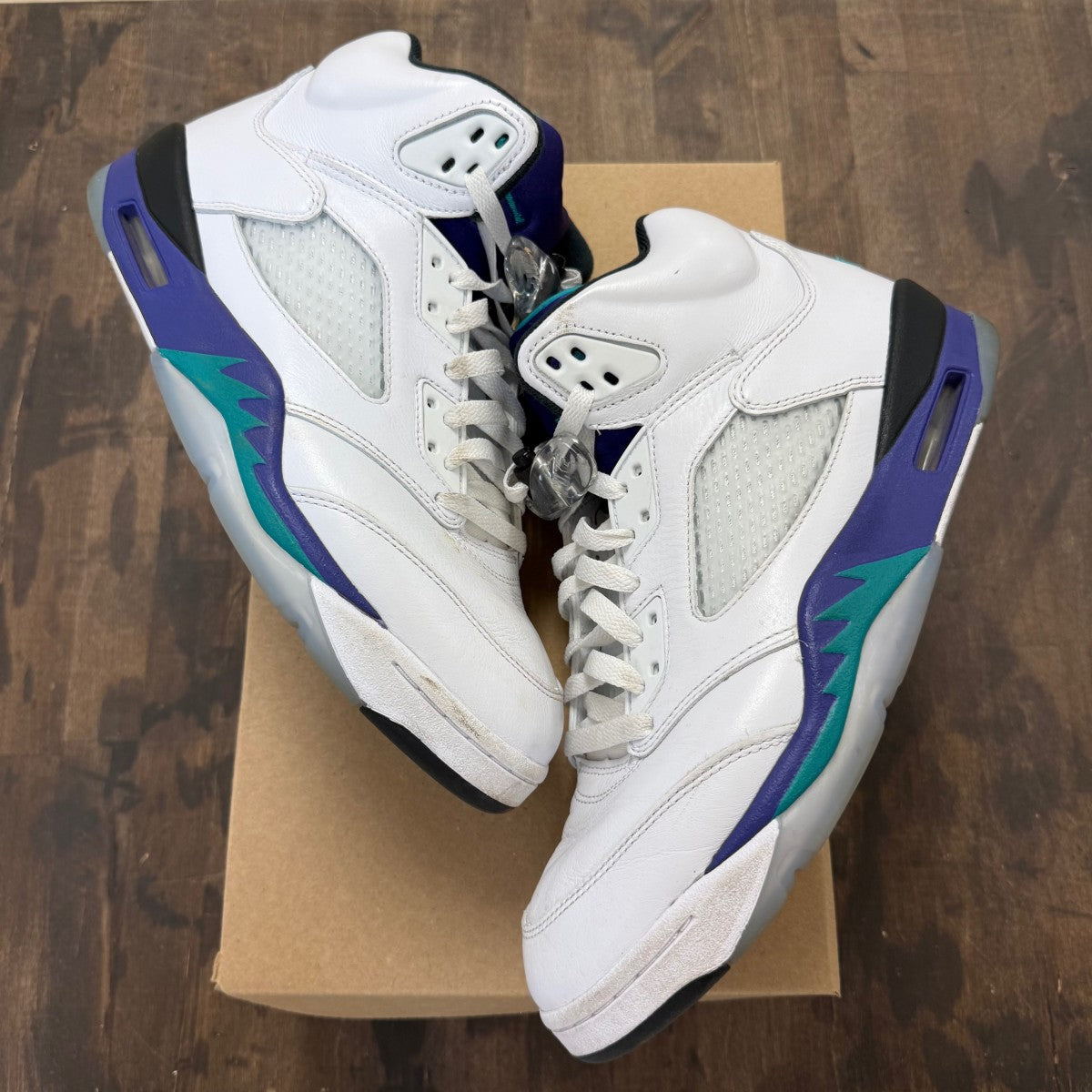 Jordan 5 Retro Grape (2025) Size 10 (Pre-Owned) - Image 1