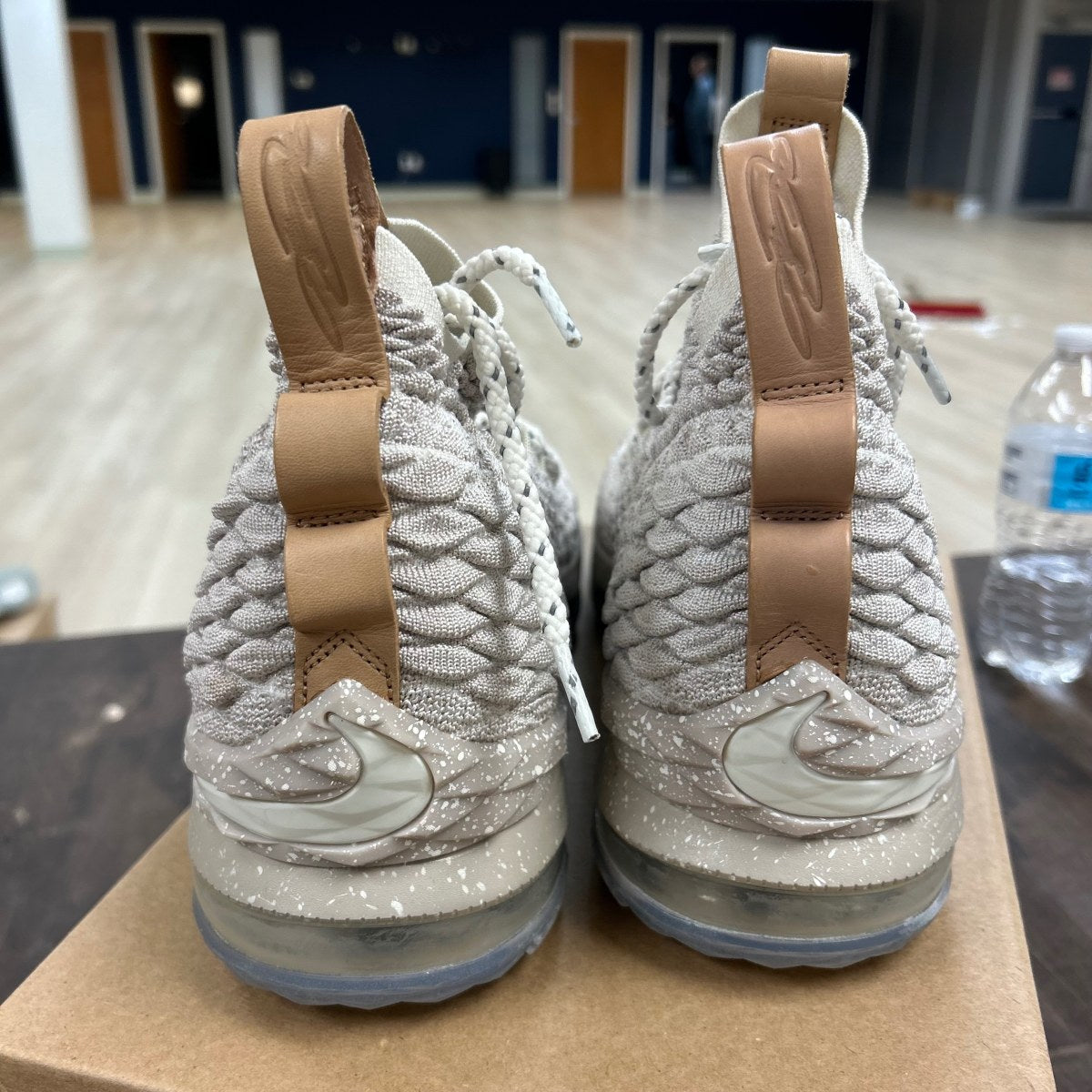 Nike LeBron 15 Ghost Size 10 (Pre-Owned) - Image 4