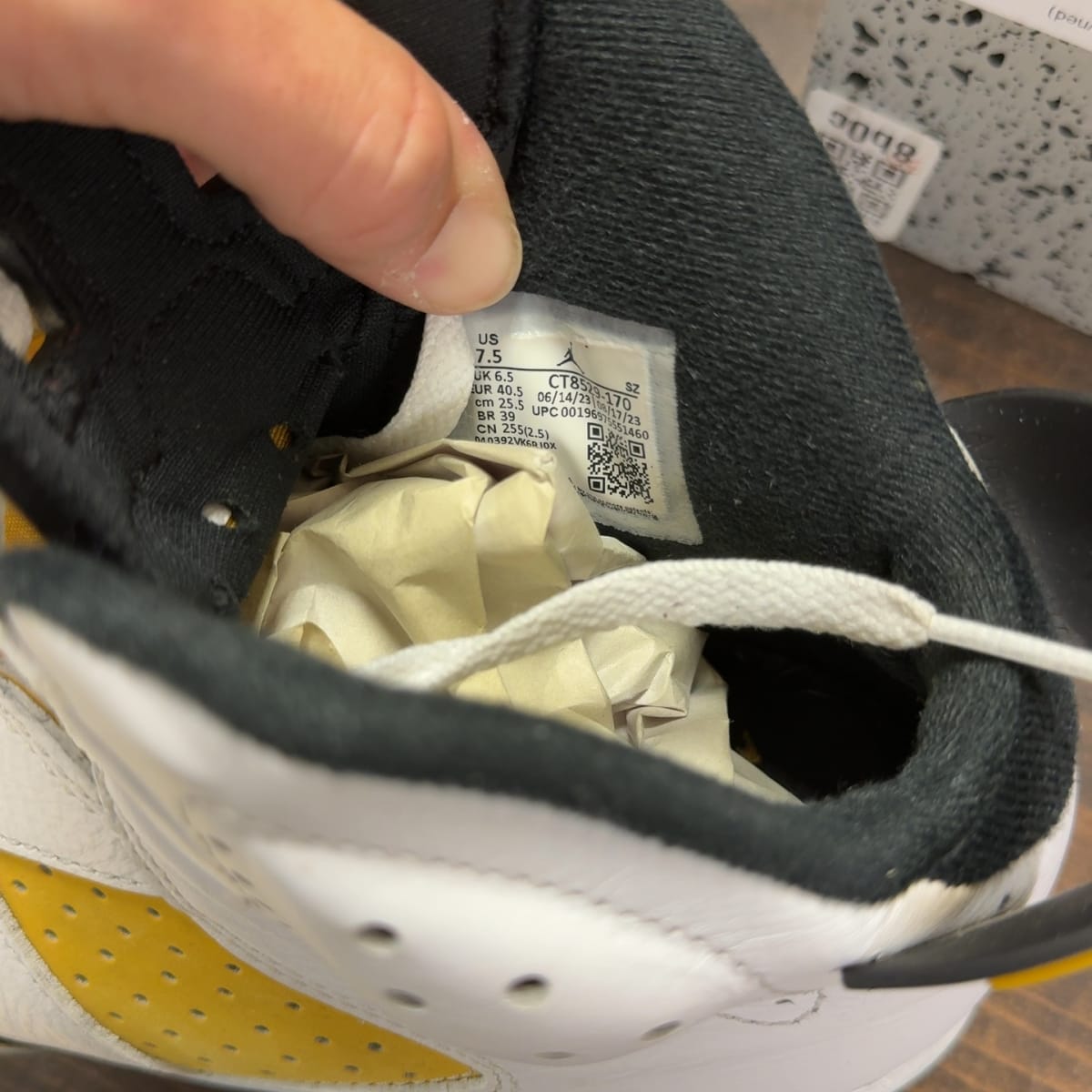 Jordan 6 Retro Yellow Ochre Size 7.5 (Pre-Owned) - aux