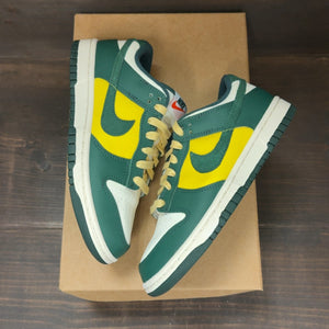 Nike Dunk Low SE Noble Green (Women's) Size 7W (Pre-Owned) - Image 2