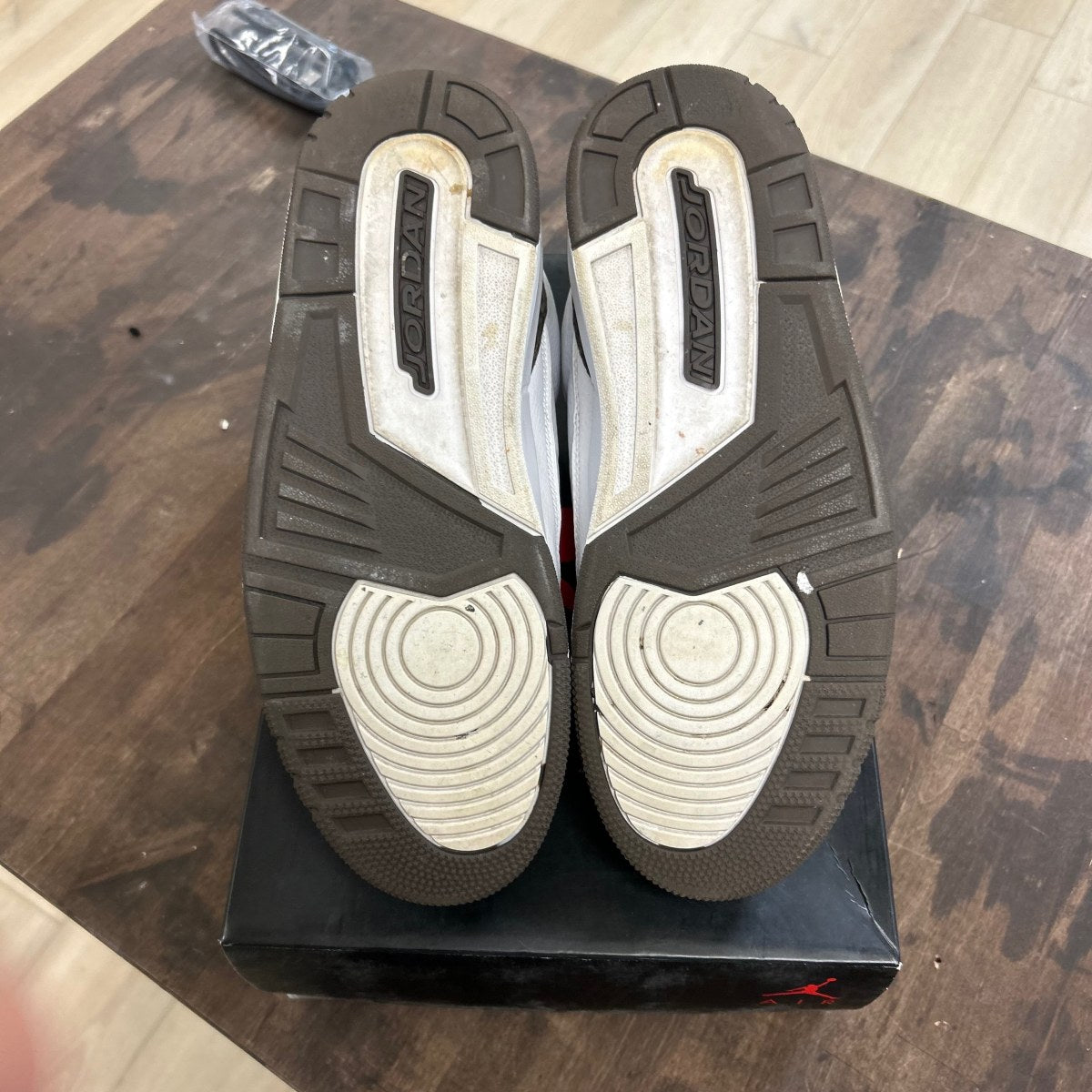 Jordan 3 Retro Mocha (2018) - Image 5