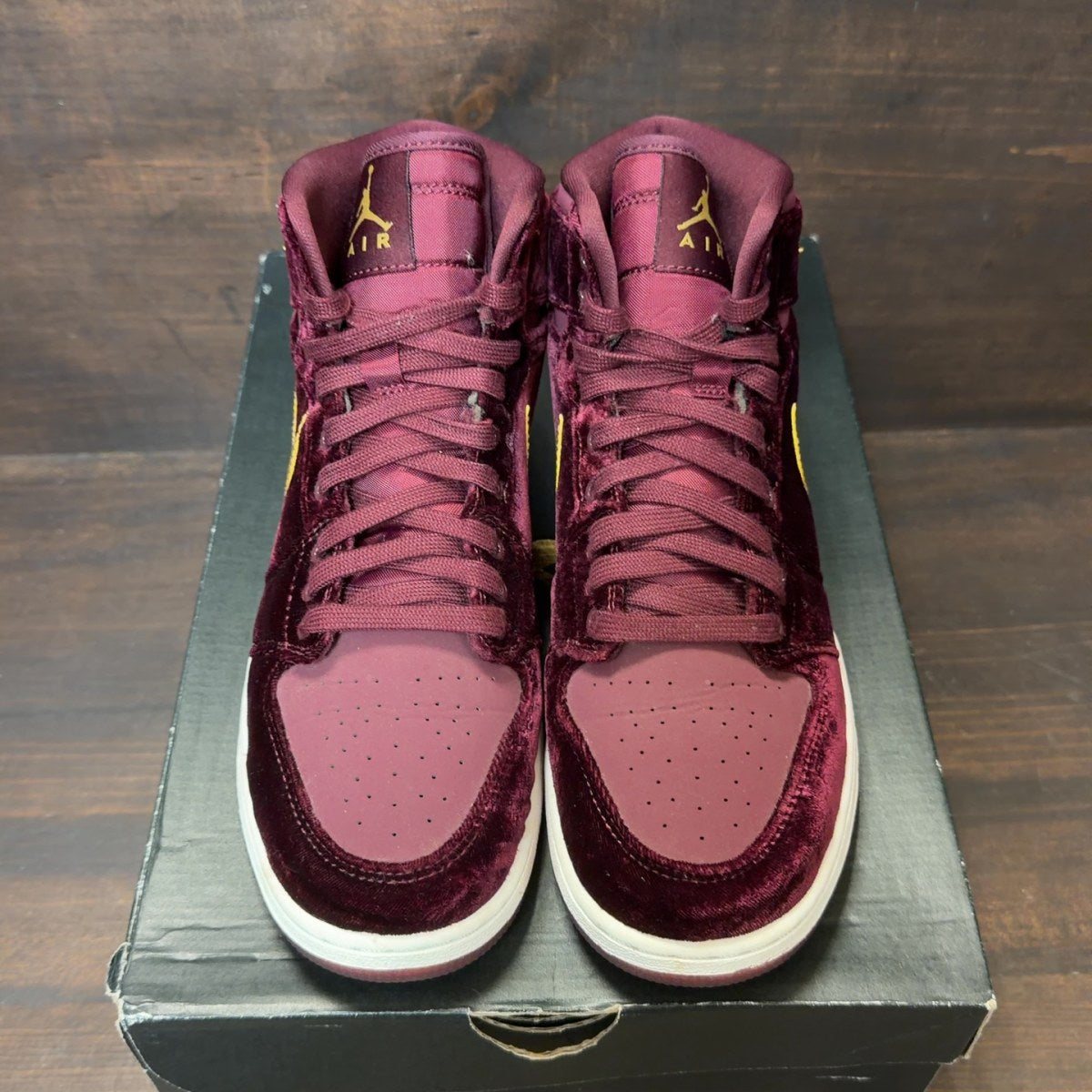 Jordan 1 Retro Heiress Night Maroon (GS) Size 6.5Y (Pre-Owned) - Image 3