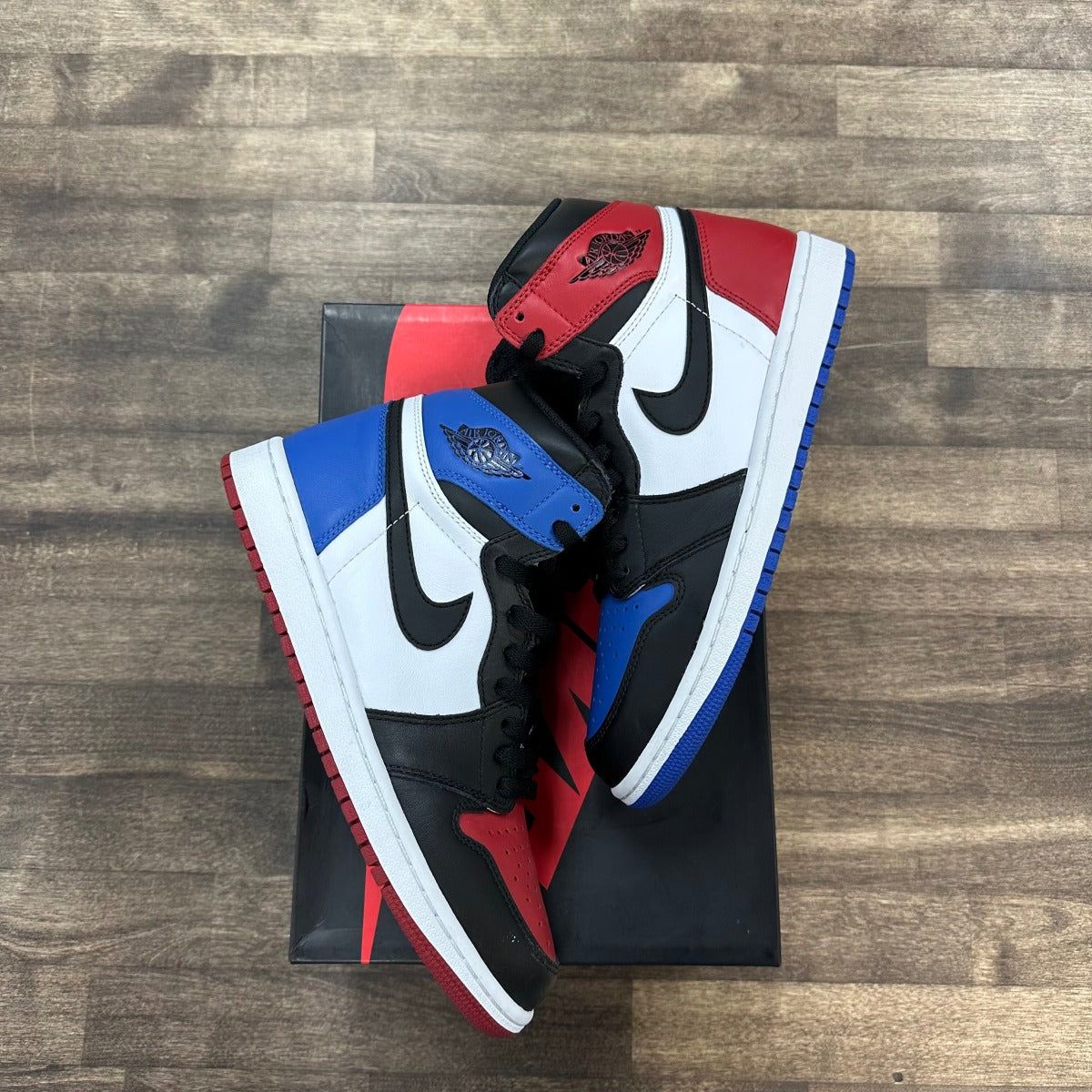 Jordan 1 Retro Top 3 - Image 1