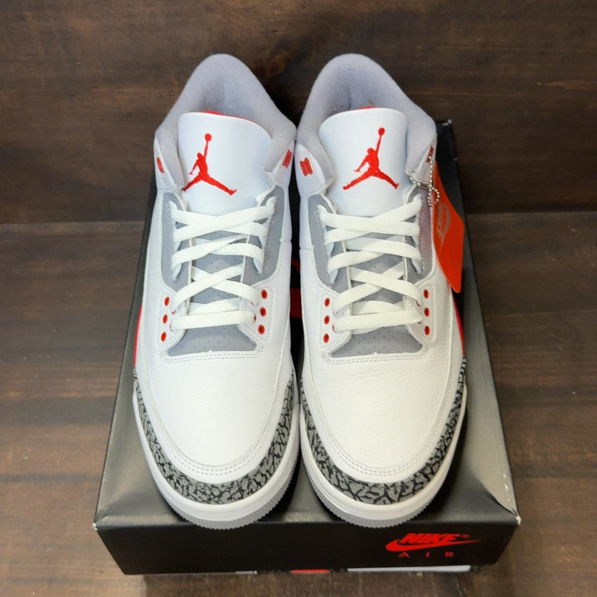 Jordan 3 Retro Fire Red (2022) - Image 3