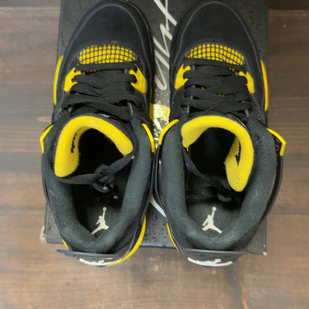 Jordan 4 Retro Thunder (2023) (GS) Size 5.5Y (Pre-Owned)