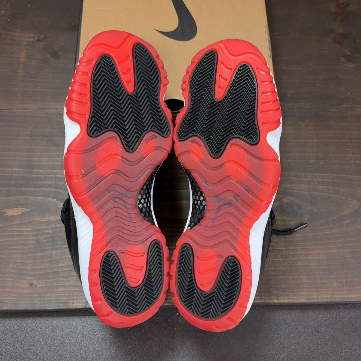 Jordan 11 Retro Low Bred (2025) - Image 8