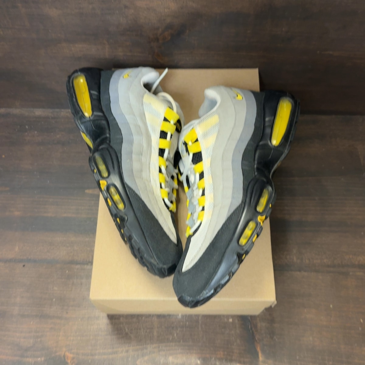Nike Air Max 95 Tour Yellow Grey Size 11.5 (Pre-Owned) - Image 2