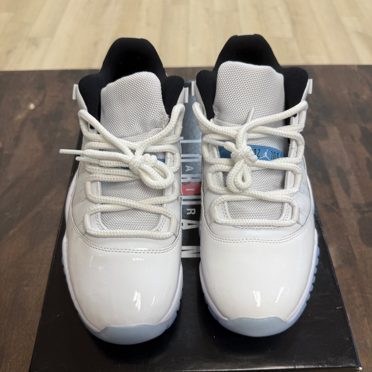 Jordan 11 Retro Low Legend Blue Size 9 (Pre-Owned) - Image 2