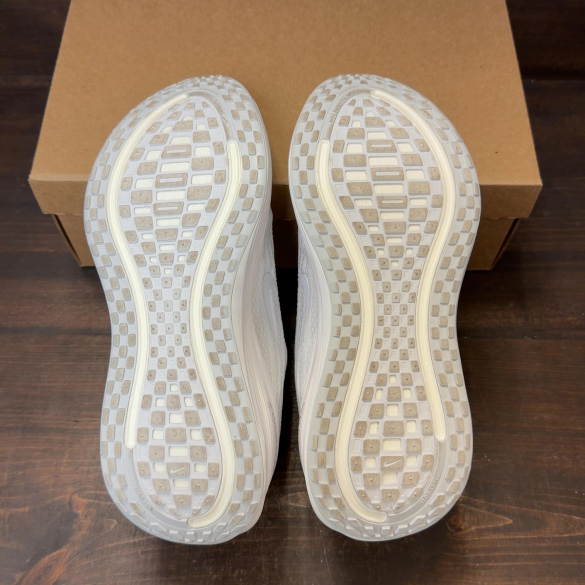 Nike Vomero Plus Triple White (Women's) Size 10.5W (Pre-Owned) - Image 6